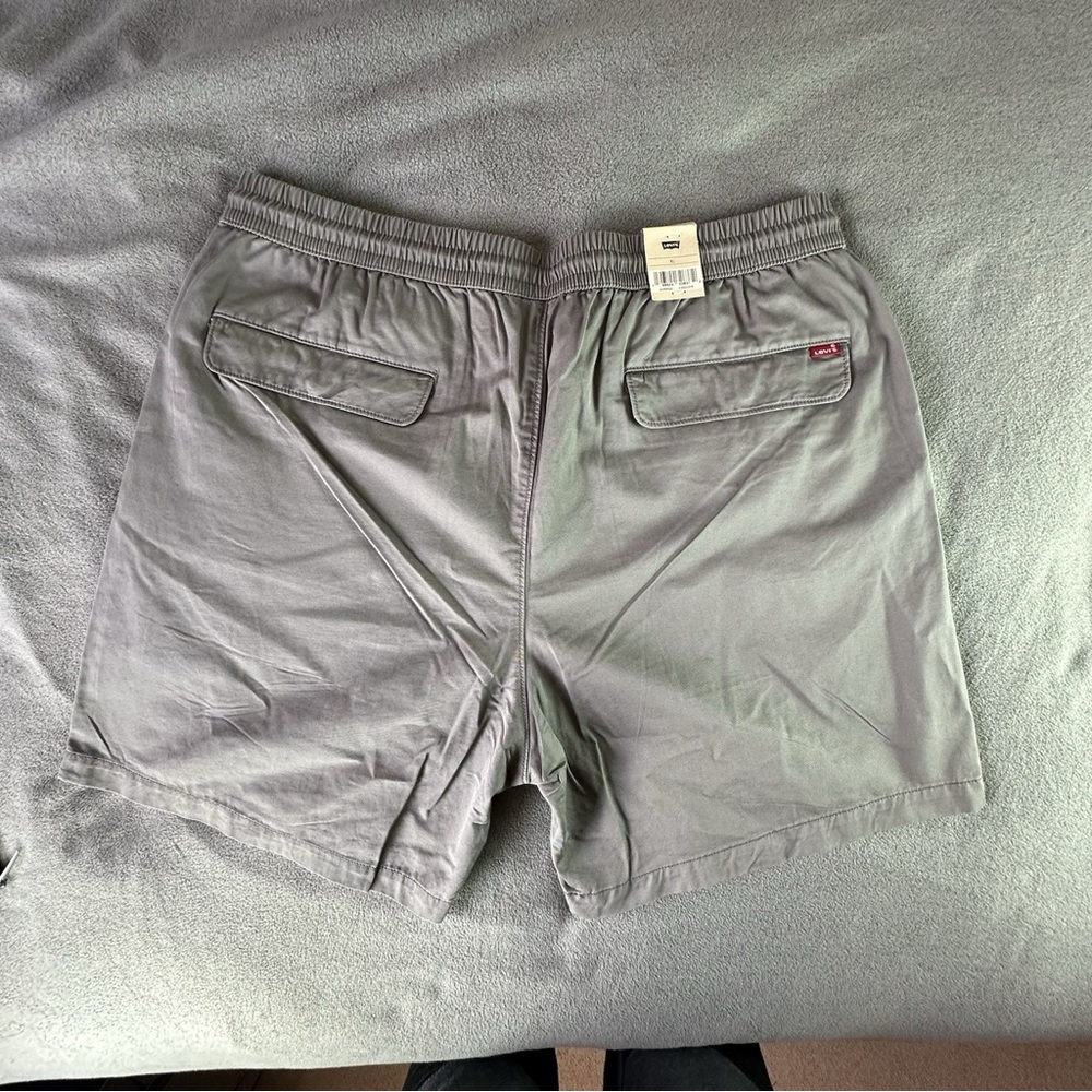 Levi’s Trail Cargo Shorts Men’s XL Gray 100% Cotton Original Outdoor Style NWT 
